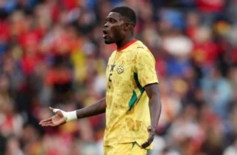 Acusado de estupro, jogador de Gana é proibido de entrar no Canadá para a Copa