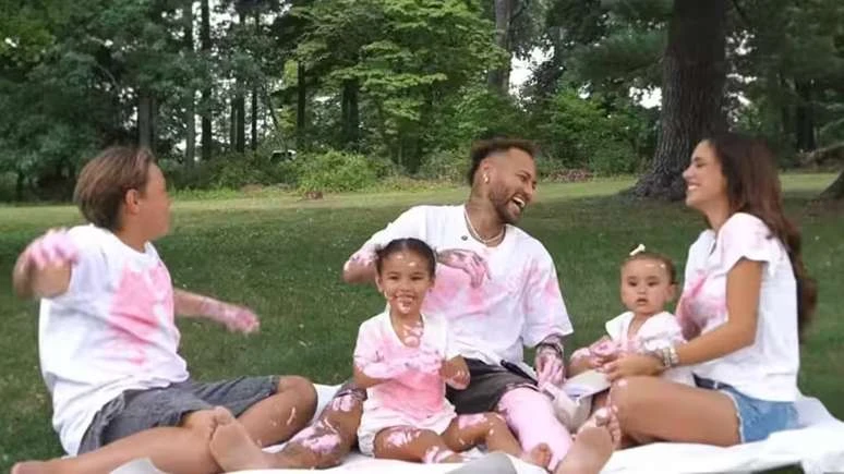 Bruna Biancardi faz revelação sobre terceira gravidez com Neymar e rebate críticas