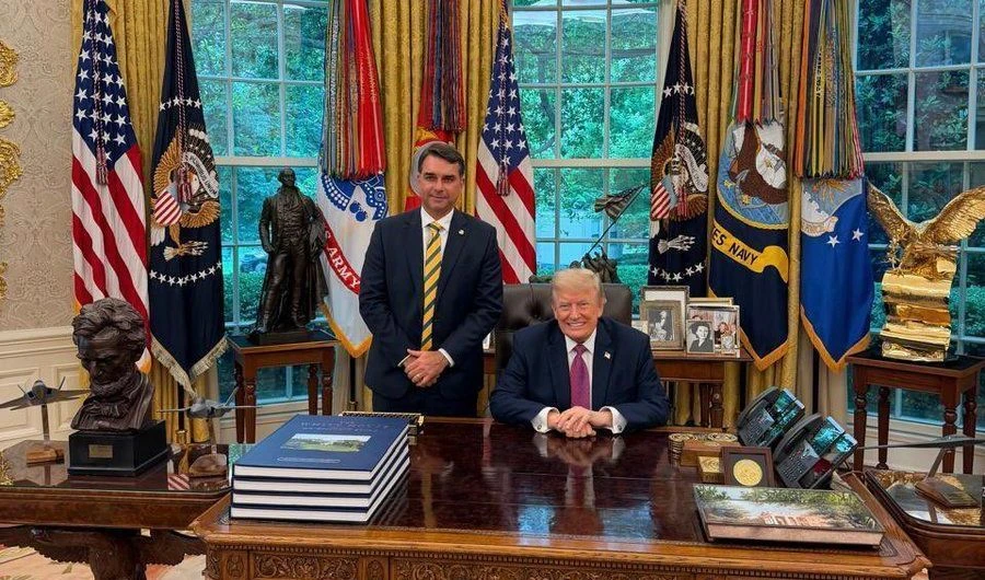 Análise: Aposta da família Bolsonaro em Trump é arriscada