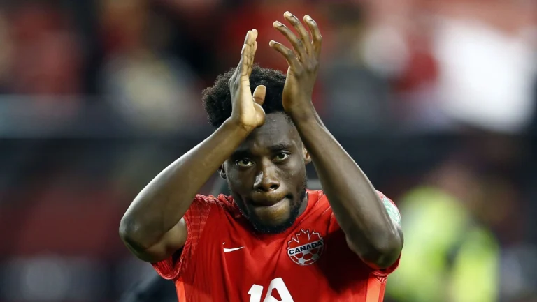 Conheça Alphonso Davies, refugiado que se tornou estrela do Canadá na Copa