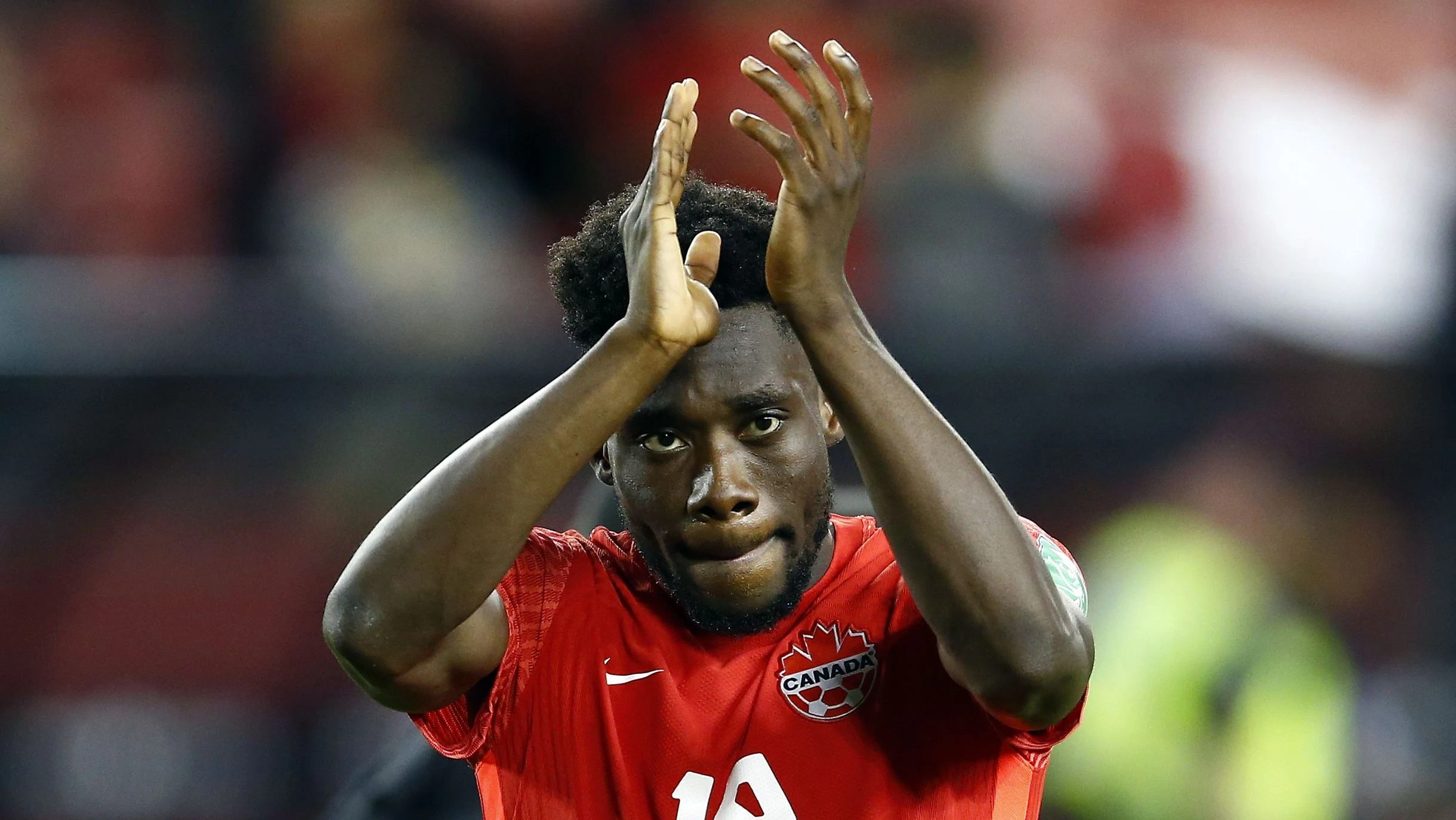 Conheça Alphonso Davies, refugiado que se tornou estrela do Canadá na Copa