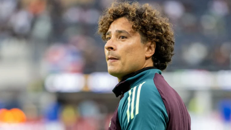Ochoa joga pelo México, mas não iguala recorde de Messi e CR7; entenda