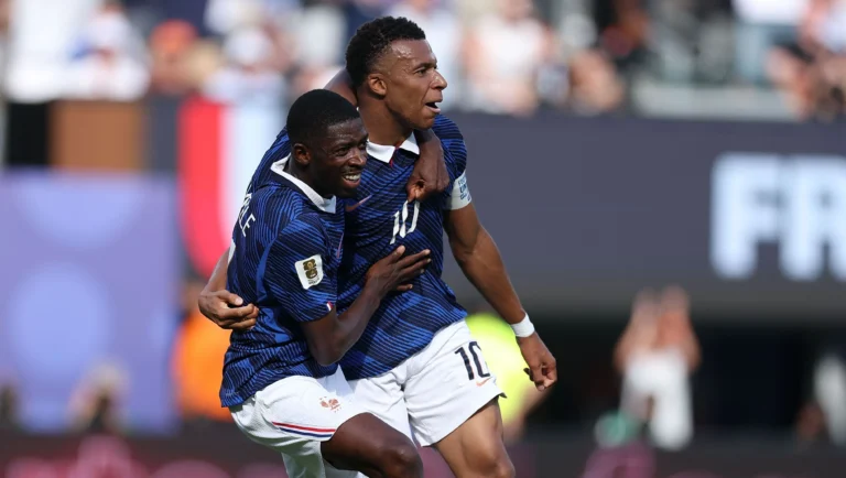 Mbappé ultrapassa Klose e se isola como segundo maior artilheiro das Copas