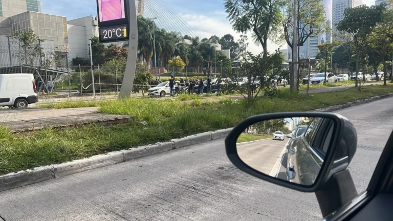 Motorista é baleado por falso entregador durante tentativa de assalto em SP