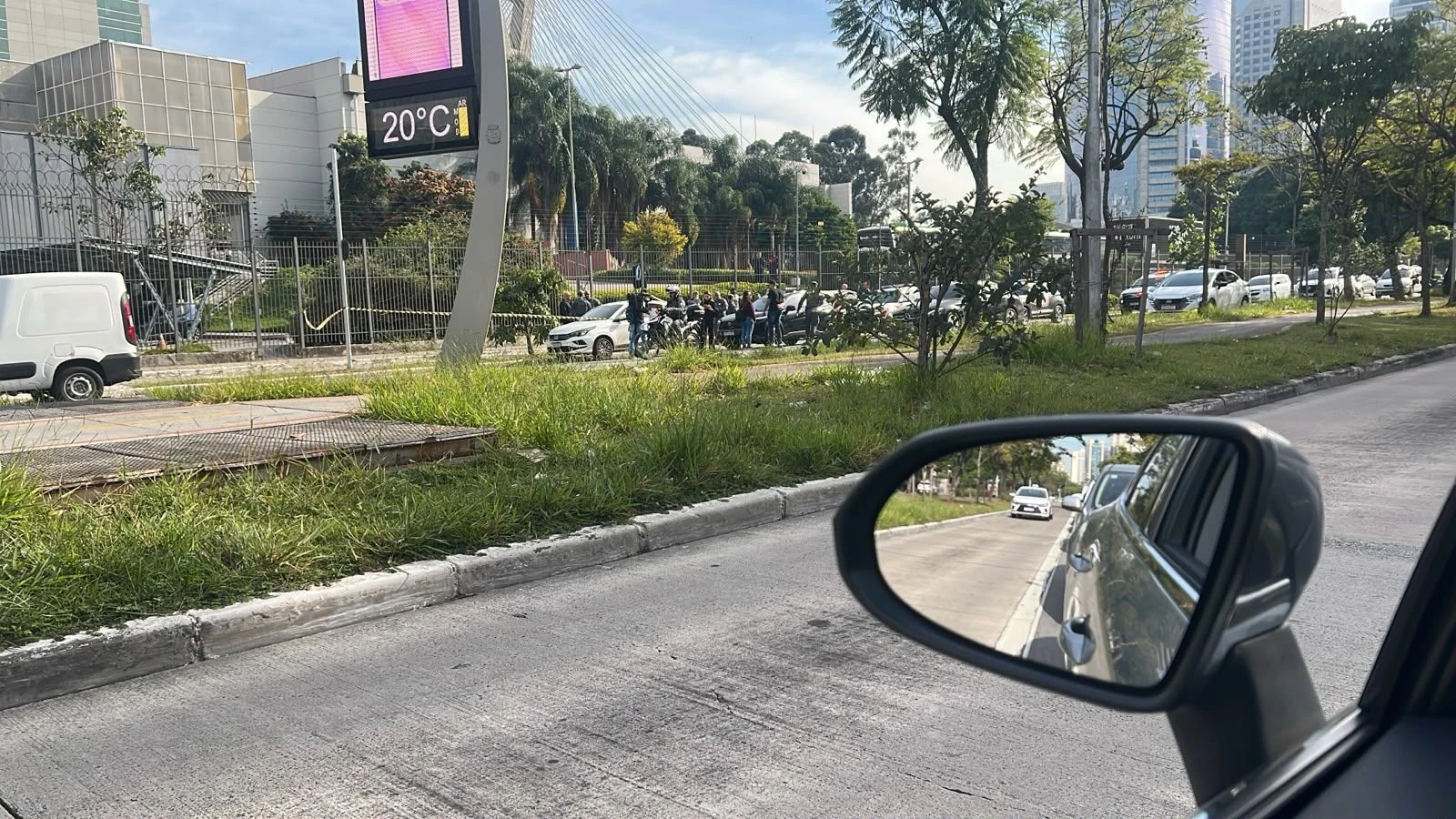 Motorista é baleado por falso entregador durante tentativa de assalto em SP