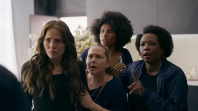 Velório de Arthur tem barraco entre Pilar e Adriana em 