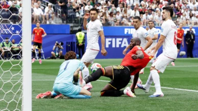 Bélgica tropeça e só empata com Irã, que segue sem perder na Copa