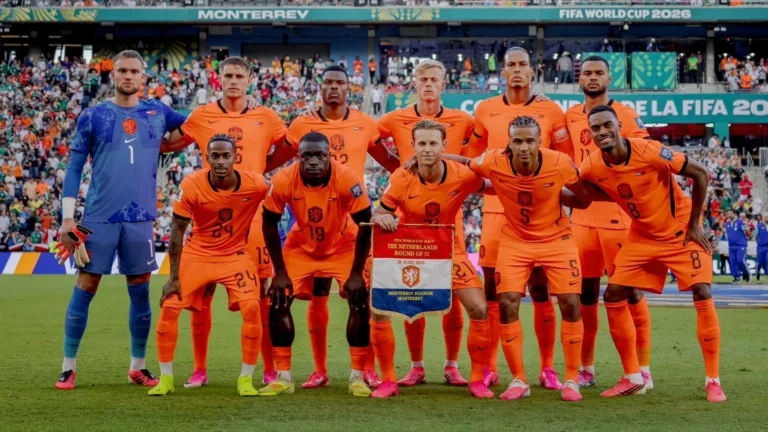 Após eliminação, Koeman defende estratégia da Holanda contra Marrocos