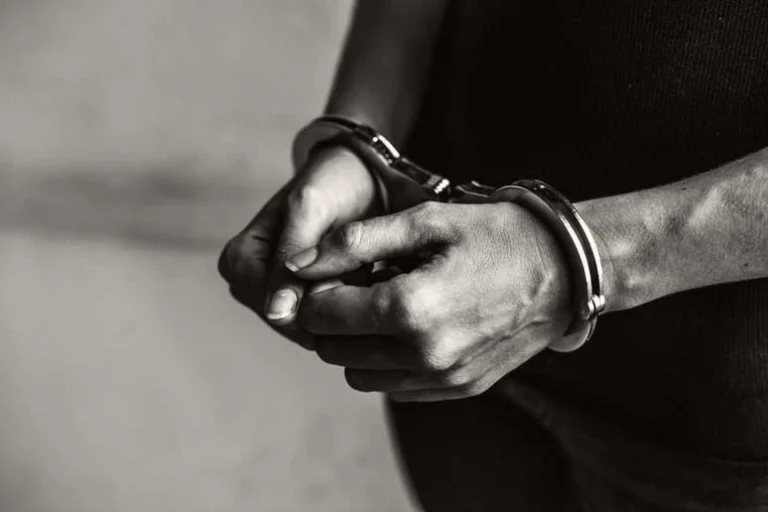 Homem é condenado a 13 anos de prisão por matar jovem esfaqueada após discussão no RS