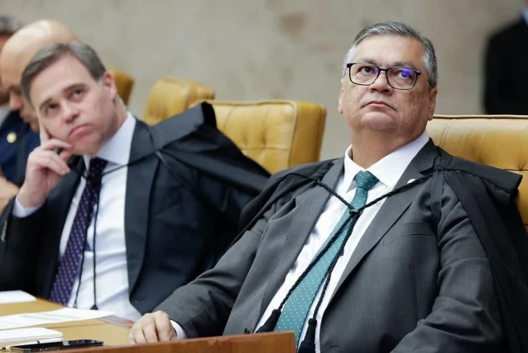 Dark Horse: Dino e Mendonça autorizam apurações que podem se colidir no STF