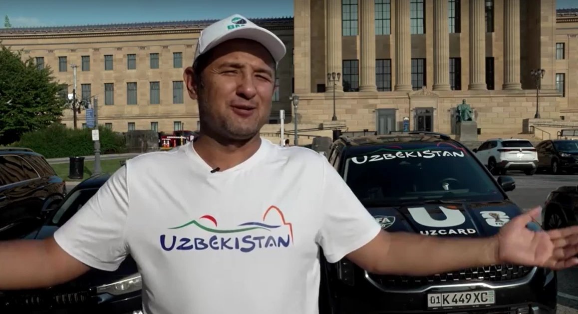 Torcedor do Uzbequistão percorre 17 mil km de carro para a Copa do Mundo