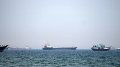 Petroleiro relata ataque com míssil no Estreito de Ormuz, informa agência