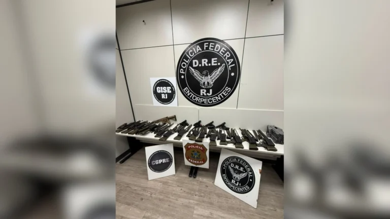 PF prende homem com mais de 20 armas na Dutra em trecho do RJ