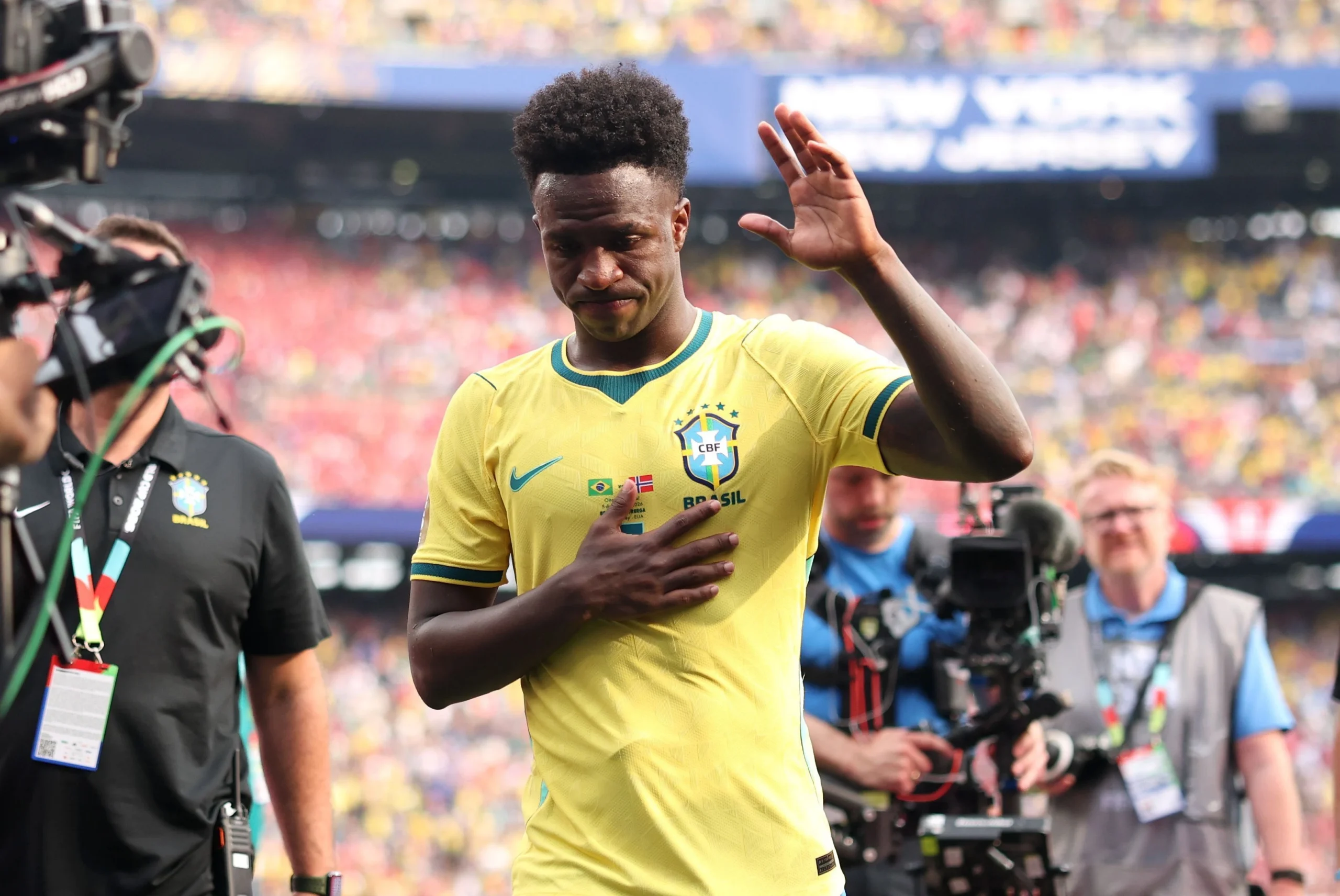Após queda do Brasil na Copa, Vini Jr cai duas posições em ranking da Fifa