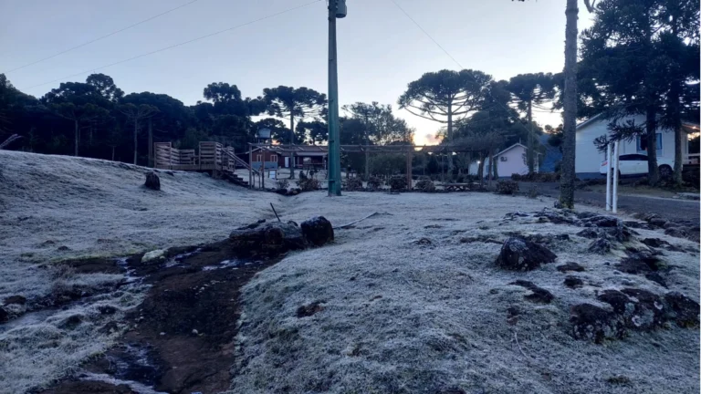 Ciclone extratropical e frente fria atingem Sul e Sudeste do Brasil