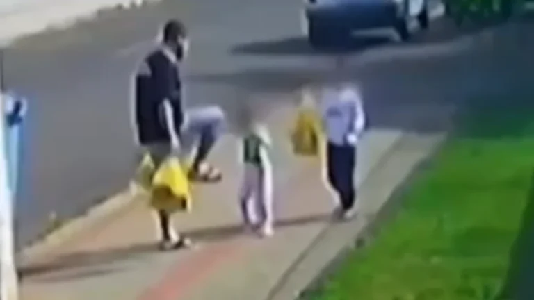 Pai admite ter chutado filha e diz que ataque foi motivado por choro