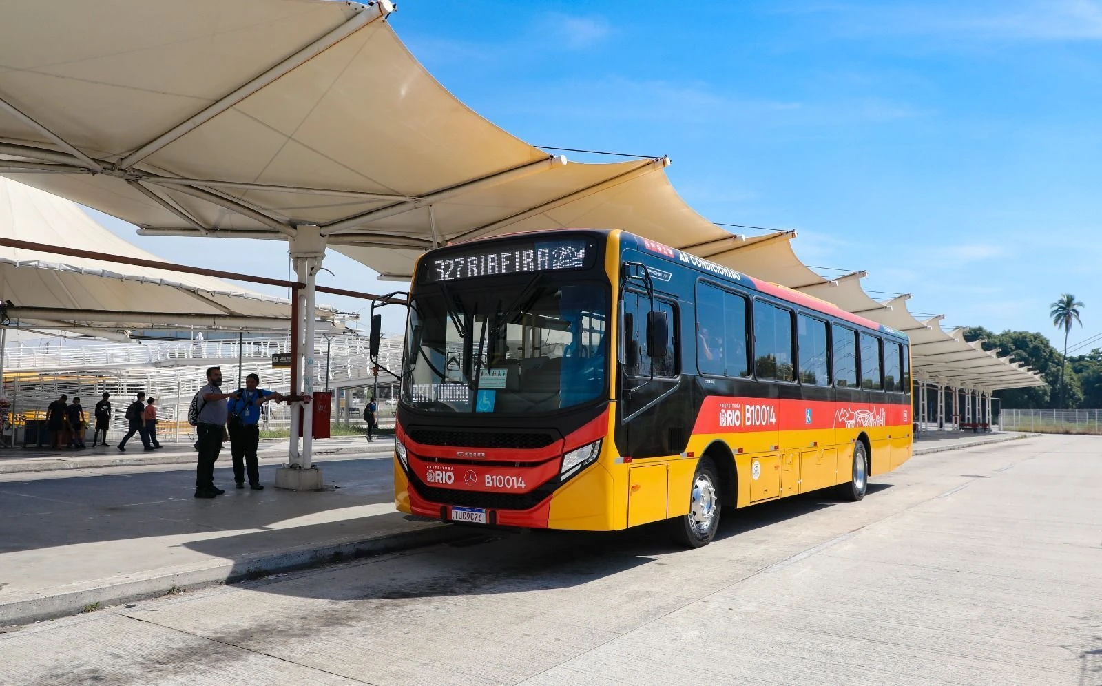 Justiça determina que pelo menos 80% dos ônibus operem no RJ durante greve