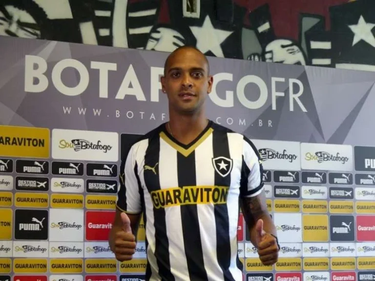 Quem era o ex-jogador do Botafogo que morreu durante ventania no RJ?