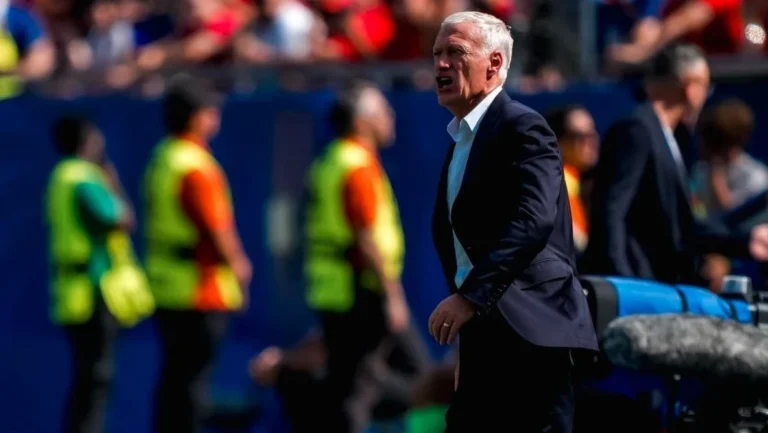 Deschamps iguala recorde de Felipão e alcança a terceira semifinal em Copas