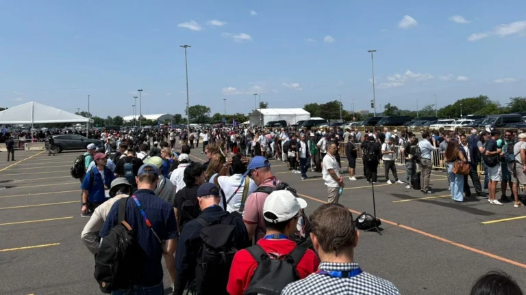 Final da Copa: profissionais enfrentam fila de mais de 3 horas no estádio