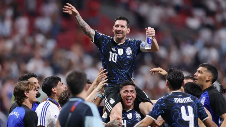 Messi diz que dinheiro dos argentinos “não chega ao fim do mês”