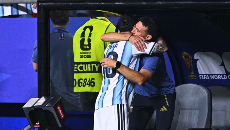“Messi é o maior da história, não há mais dúvida”, decreta Scaloni