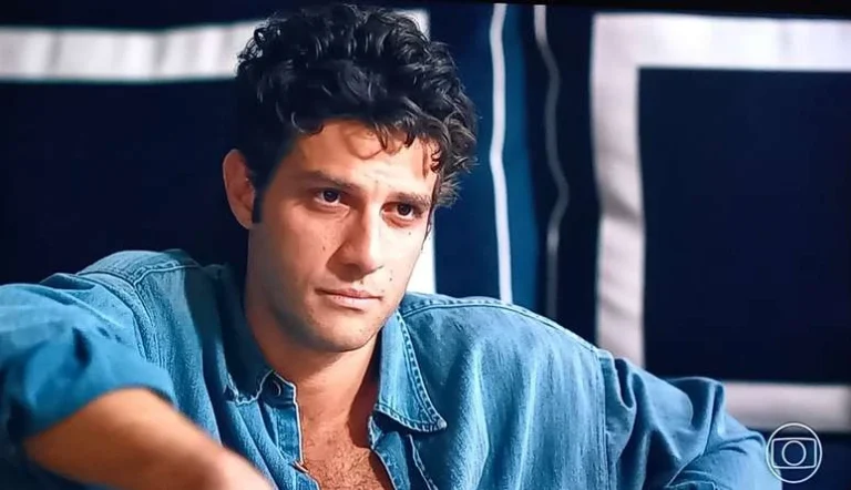 Quem Ama Cuida: Pedro se desespera ao flagrar Adriana com chef