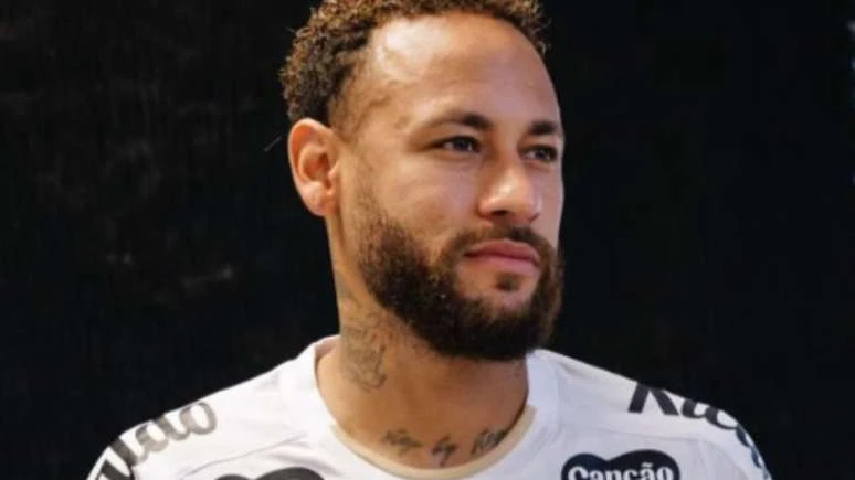 Após críticas e vaias, Neymar reage à vitória do Santos: 'Sou o maior'
