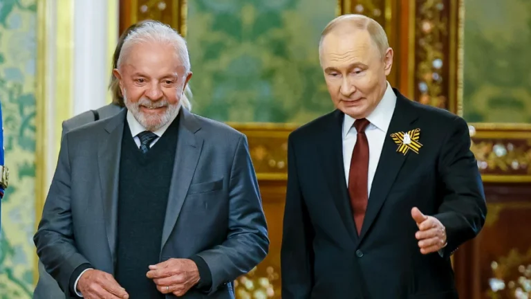 Lula trata de guerra na Ucrânia com Putin após pedido de Zelensky