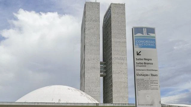 Veterinária atacada por cão do Senado morre após quatro dias internada
