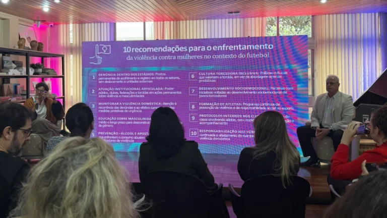 Registros de violência contra mulheres jovens sobem 44% em dias de jogo