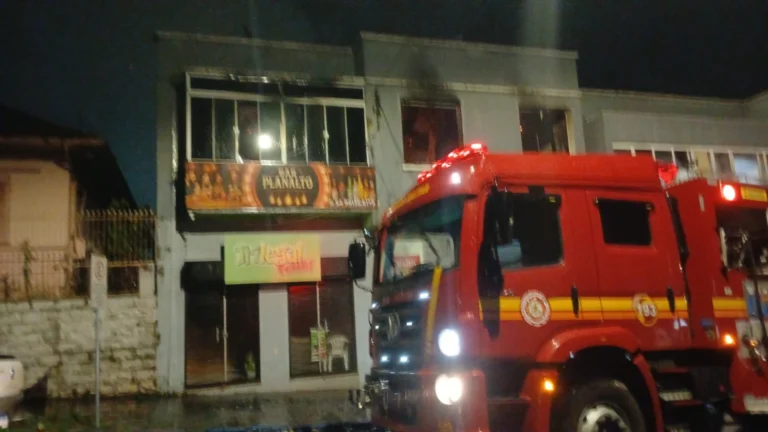 Incêndio em hotel no RS é investigado como tentativa de feminicídio