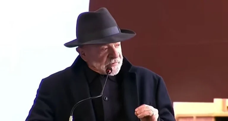 Análise: Lula dá drible em debate e usa horário nobre para guiar discurso