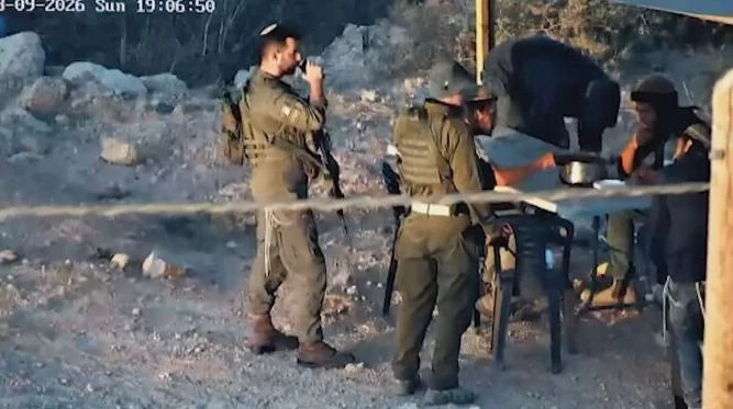 Israelenses tomam casas palestinas na Cisjordânia após cerco de colonos