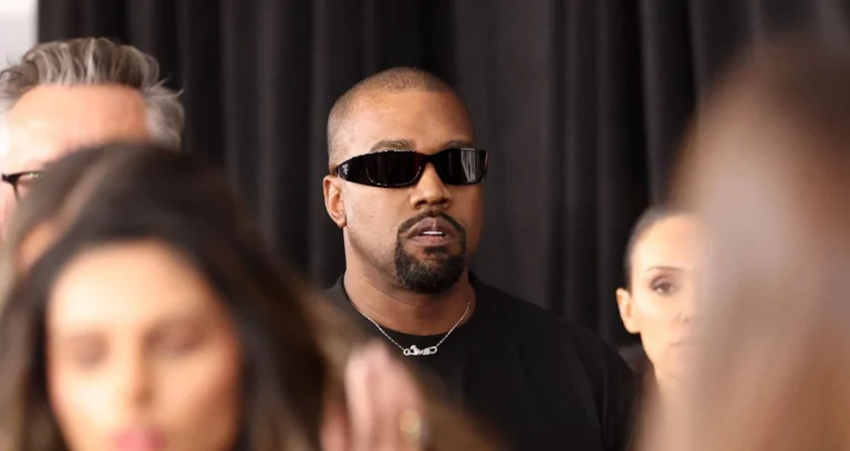 Banido de vários países por antissemitismo, Kanye West fará show na Rússia