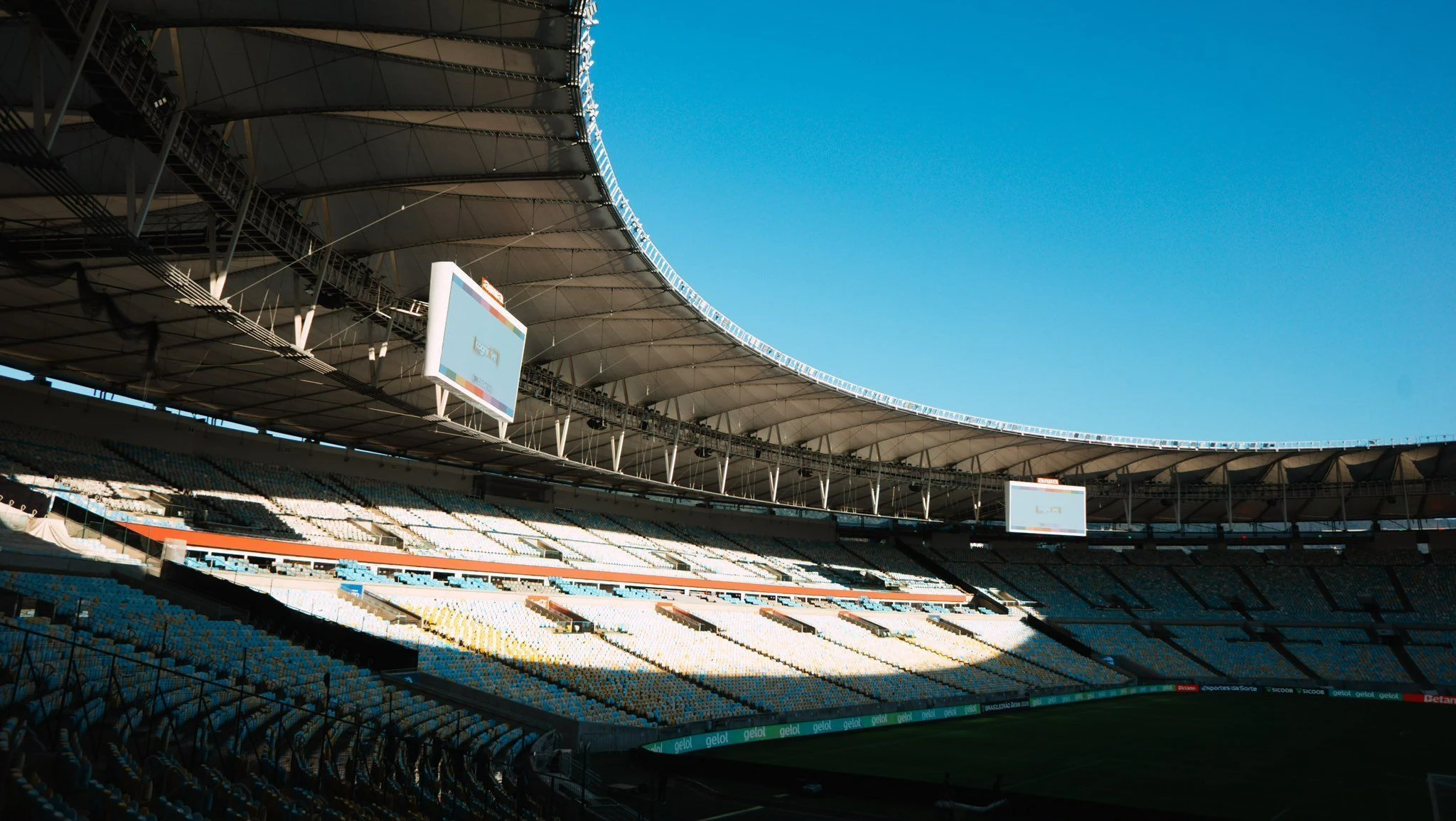 Superlotação em jogos do Flamengo e Fluminense é investigada pelo MPRJ