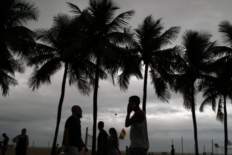 Frente fria muda o tempo no Rio com ventos fortes hoje; veja recomendações
