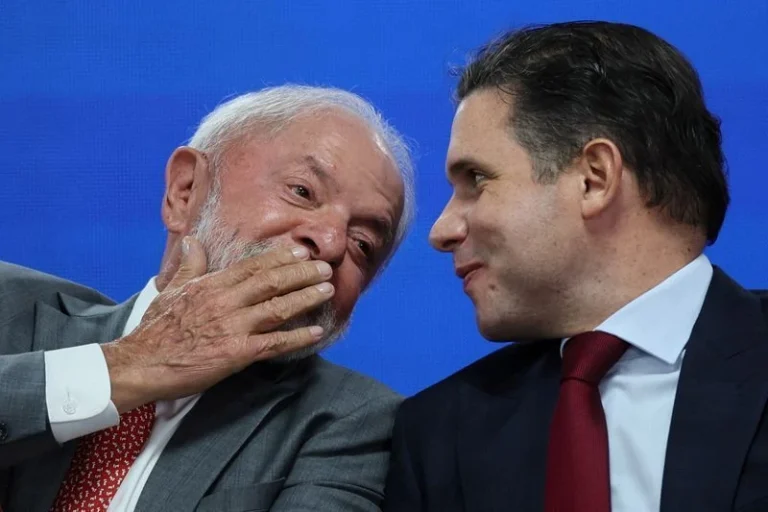 Lula liga para Hugo Motta durante encontro com Alcolumbre