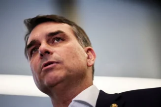 Flávio reage a pagamentos revelados envolvendo ex-chefe de gabinete de Lula