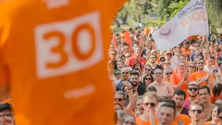 Alvo de Dino, Novo tem 14 ações contra Moraes, Gonet e Andrei