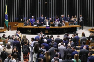 Esforço concentrado termina sem governo aprovar 6x1 e PEC da segurança