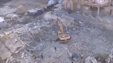 Operações de resgate em prédio que desabou na Faixa de Gaza chegam ao fim