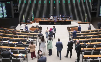 Câmara reduz jornada presencial dos servidores em período eleitoral