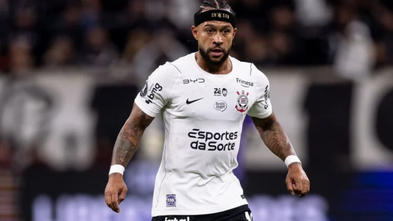 “A bola até agora não caiu”, diz Lula sobre pênalti de Memphis Depay
