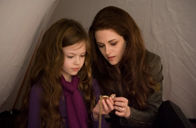 Por onde anda Mackenzie Foy? Atriz viveu Renesmee Cullen em “Crepúsculo”