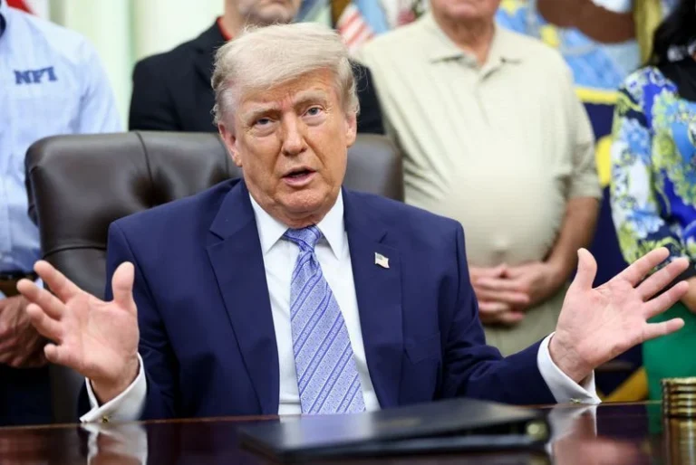 Trump concede clemência a 30 pessoas, diz autoridade da Casa Branca