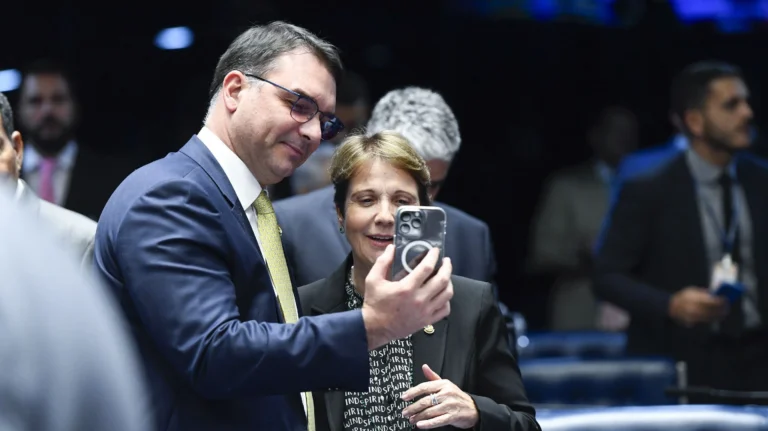 Tereza Cristina é sugerida a Flávio para o Itamaraty como opção a Eduardo