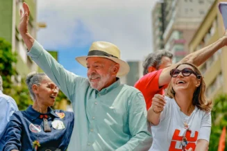 PoderData/AYA: Lula é desaprovado por 49%; aprovação é de 46%