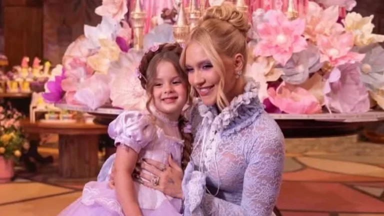 Bolo de Maria Flor impressiona pelo tamanho e confeiteiro revela dificuldade: ‘Nem oito homens’