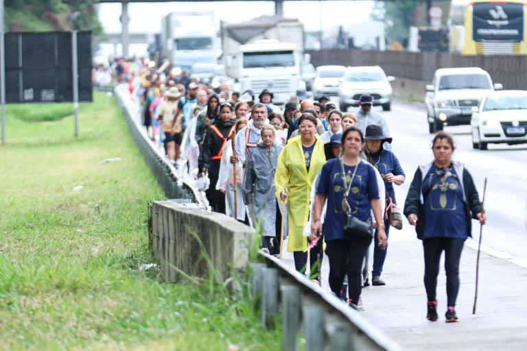 Dutra deve ter mais de 40 mil romeiros durante feriado de Nossa Senhora